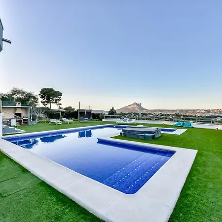 Coral- Managed By Almarina Villa *