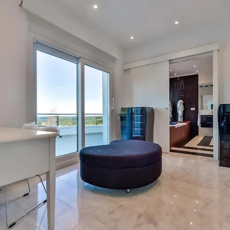 Coral- Managed By Almarina Villa *