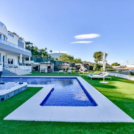 Coral- Managed By Almarina Villa *